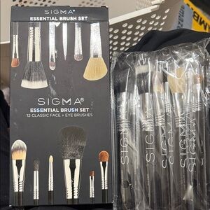 Sigma Beauty Black and White Brush Collection